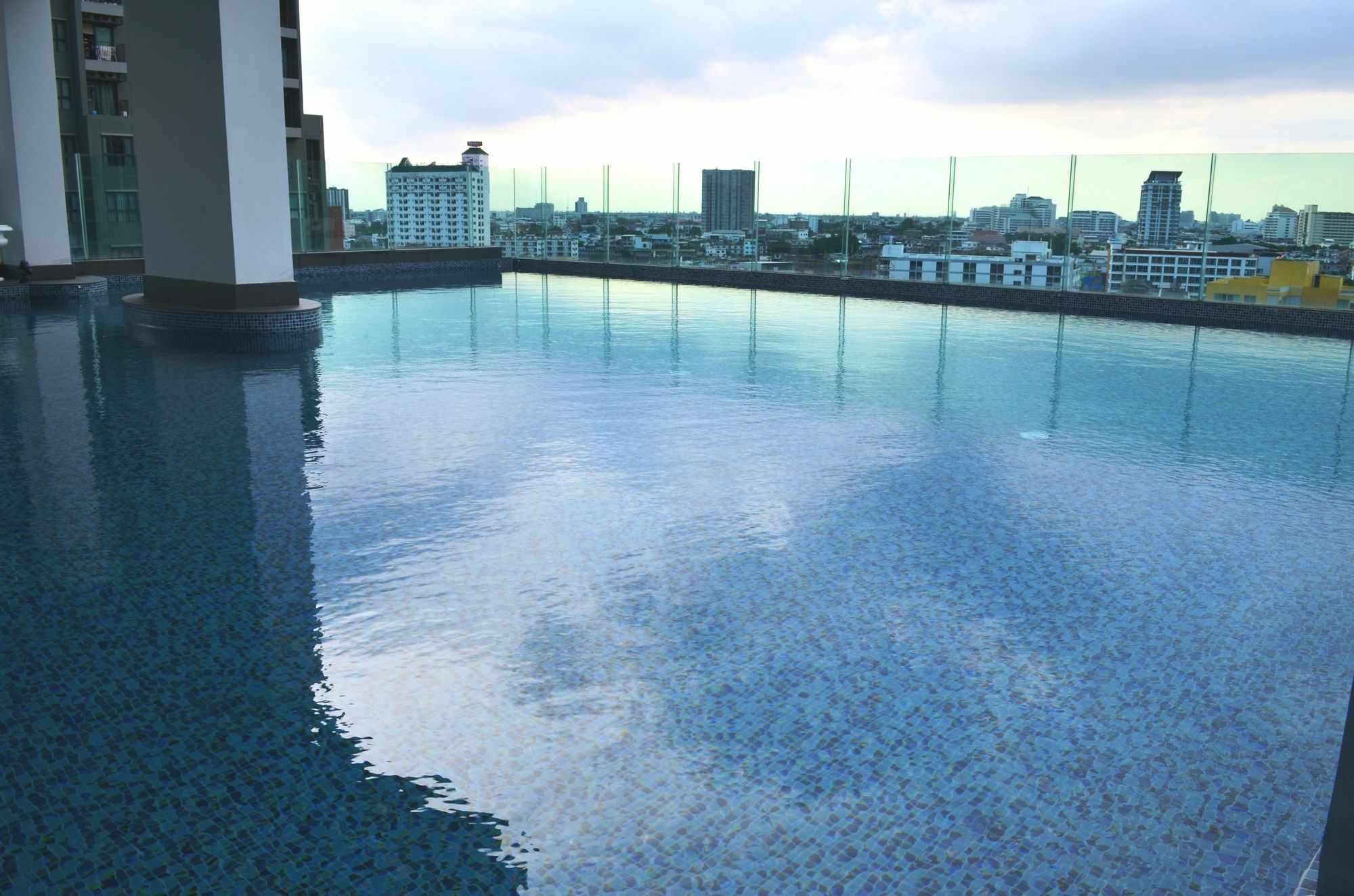 Wooden Suites Bangkok Ngoại thất bức ảnh